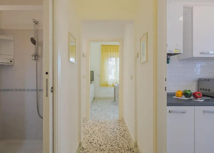 Manuela By Interhome * マリーナ・ディ・ピエトラサンタ